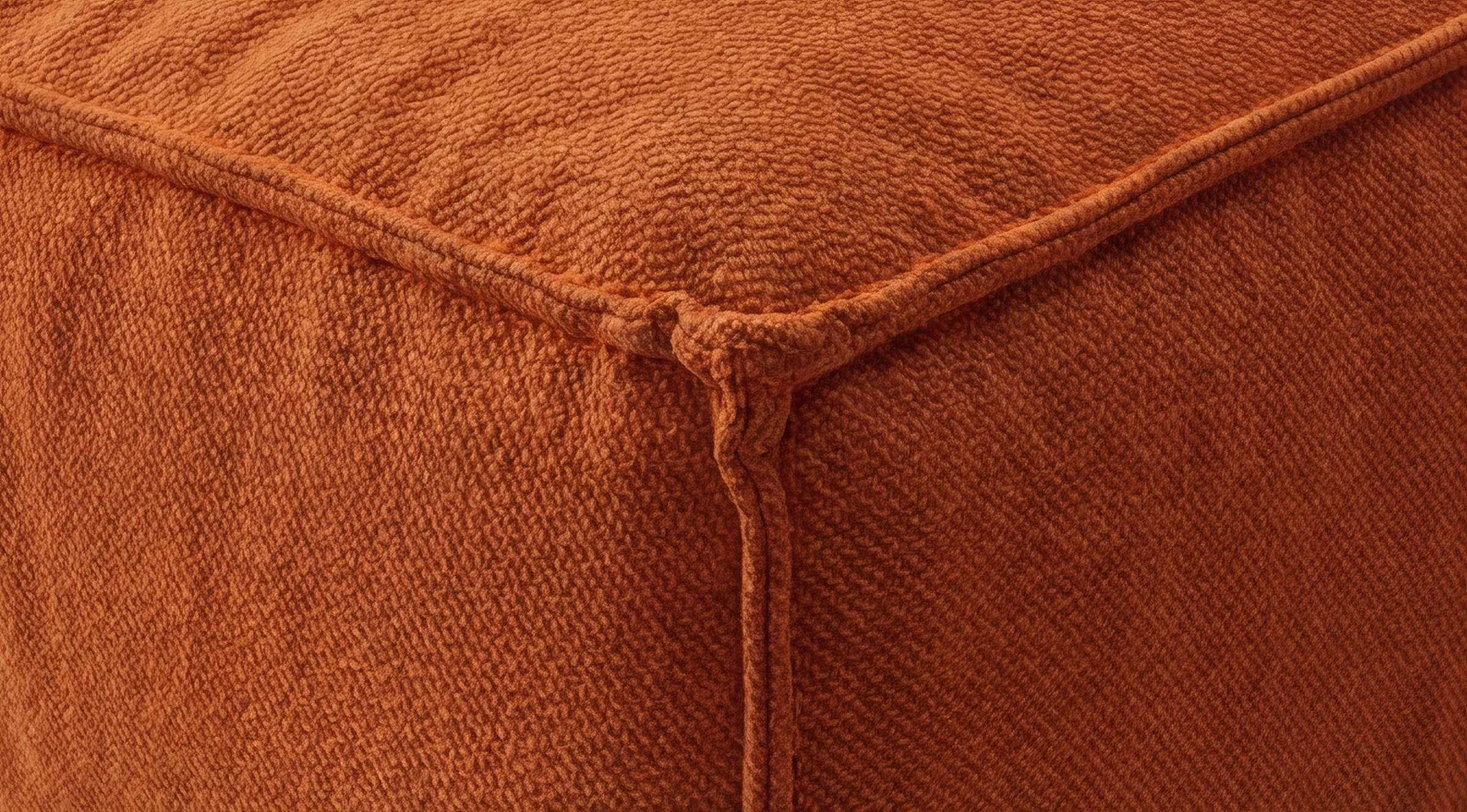 Corner seam in terracotta